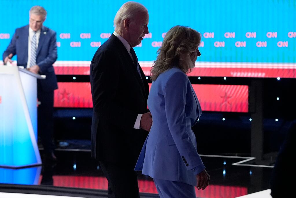 “Pánico” y “shock”: analistas demócratas reconocen que Biden estuvo mal y perdió el debate ante Trump