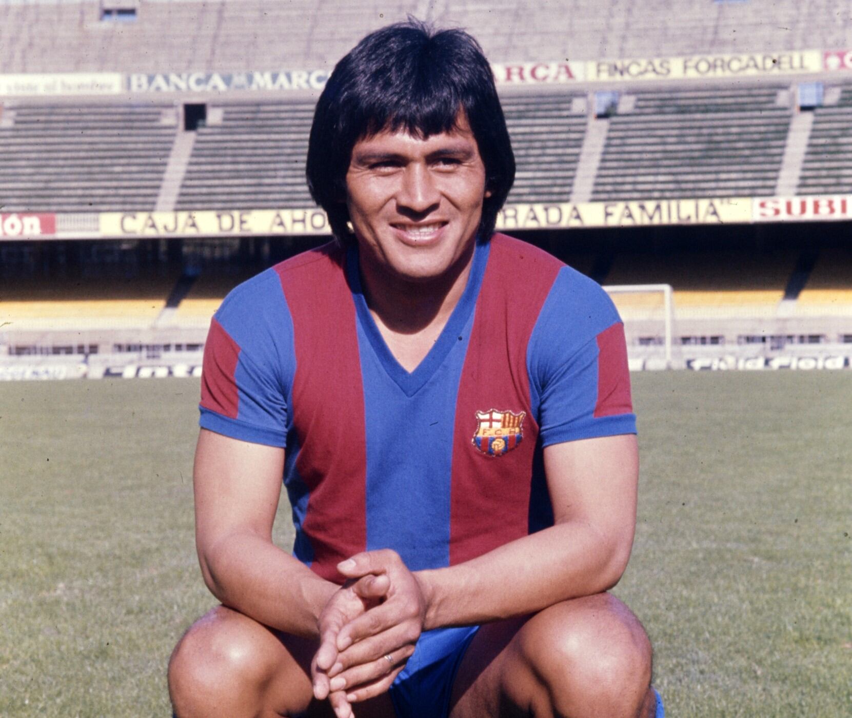 Hugo ‘Cholo’ Sotil: El último homenaje del FC Barcelona al delantero peruano