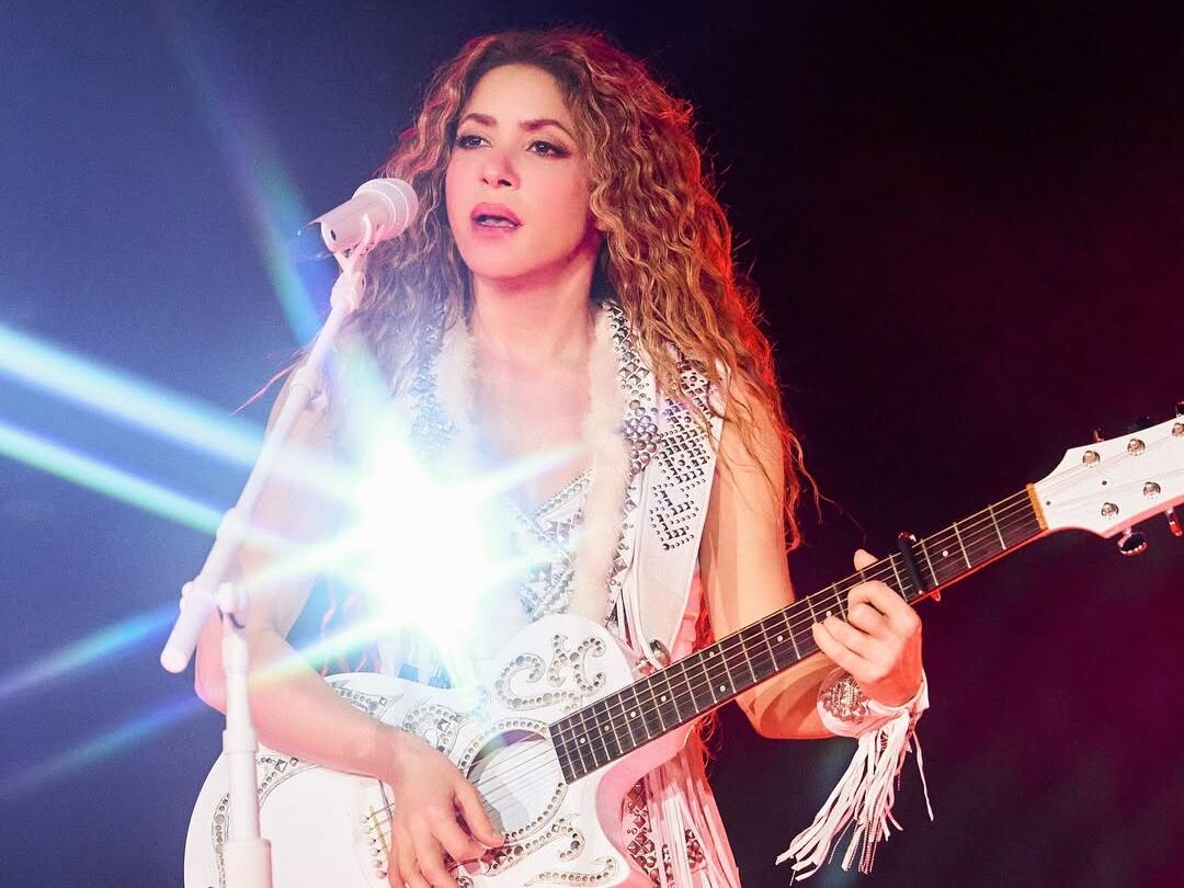 El periodista Pablo Candia aseguró que en estos momentos se realizan reuniones de último minuto para que la cantante colombiana realice al menos uno de sus dos recitales en el Estadio Nacional, este jueves e incluso el miércoles.