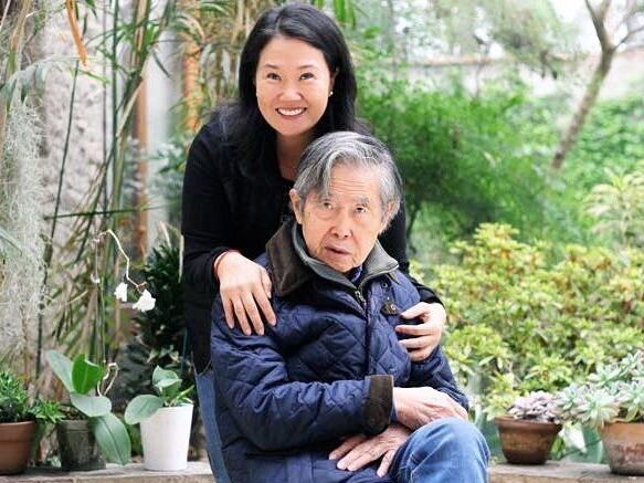 Keiko Fujimori calienta opiniones sobre su padre ante fallo del TC: “Te esperamos en casa, papá”